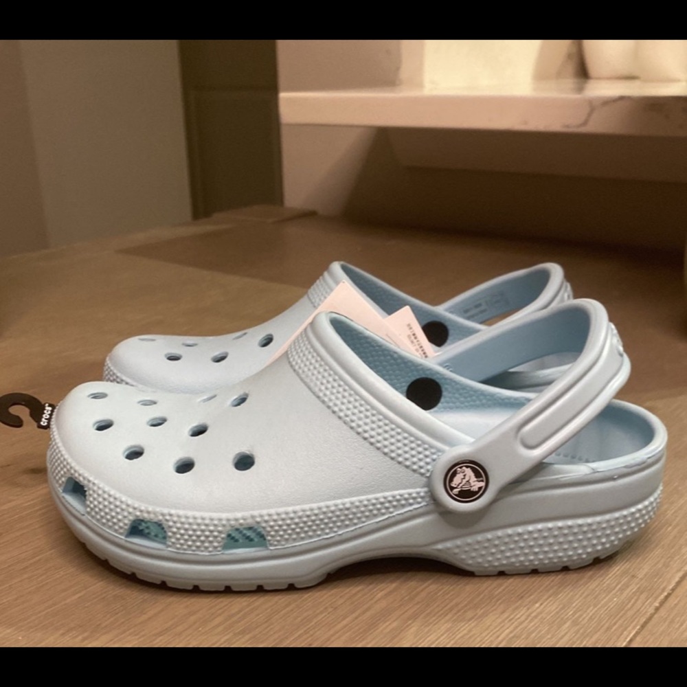 Crocs - Picture 2 of 5